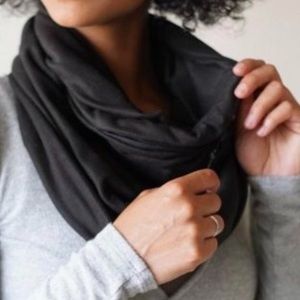 Beyond Yoga Black Pocketed Infinity Scarf OS NWT